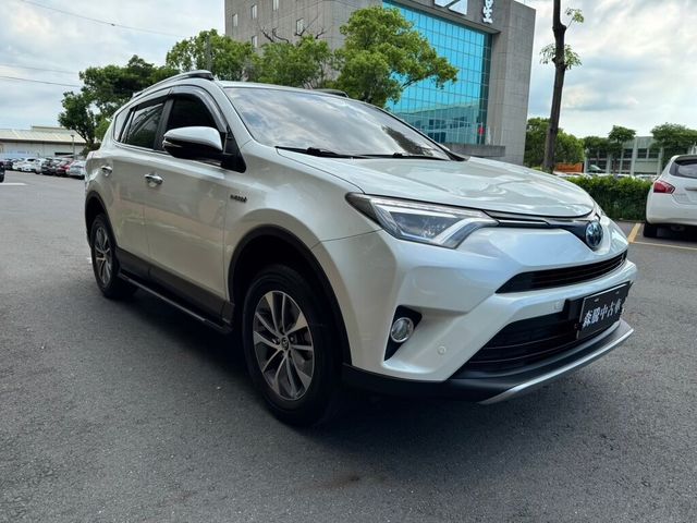 TOYOTA豐田 RAV4  第5張相片