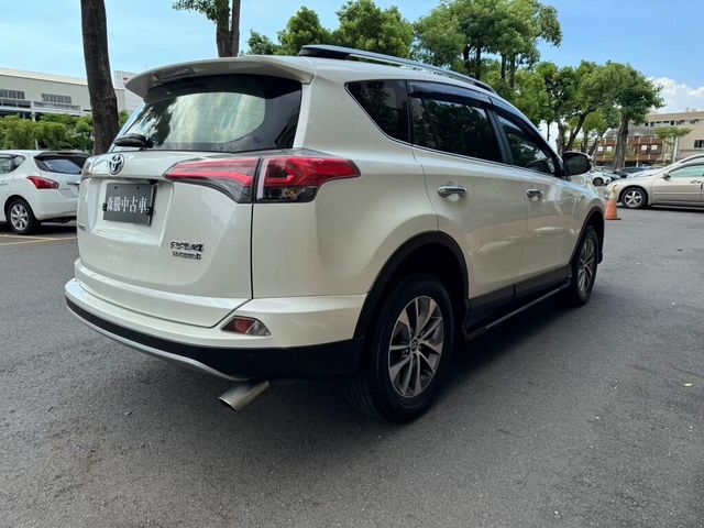 TOYOTA豐田 RAV4  第9張相片