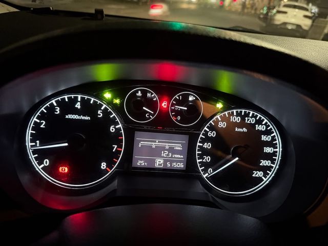 NISSAN日產 TIIDA  第6張相片