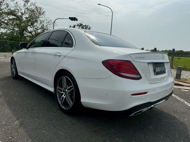 M-BENZ賓士 E300  第5張相片