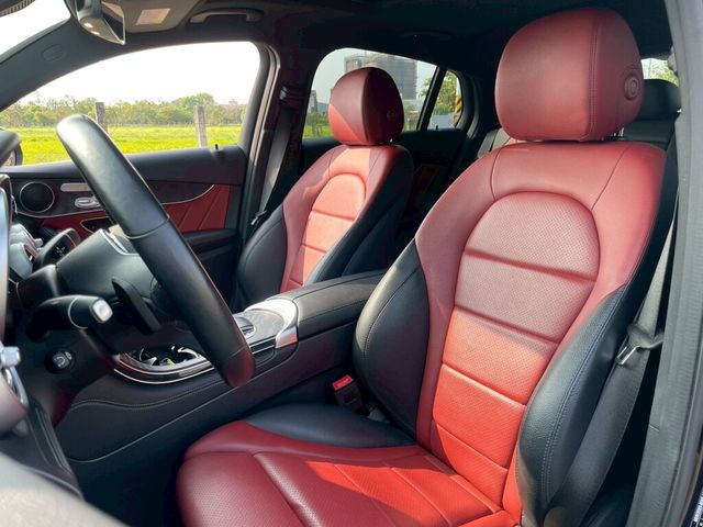 M-BENZ賓士 GLC300 AMG COUPE  第9張相片