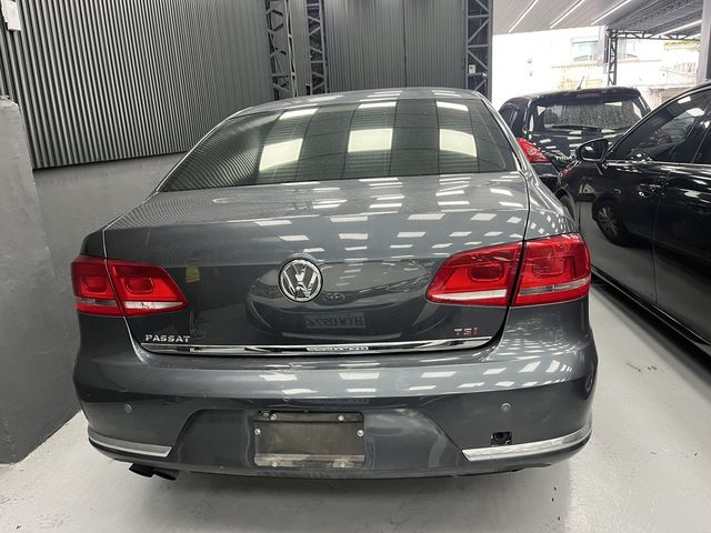 VOLKSWAGEN福斯 PASSAT  第2張相片