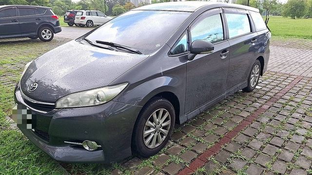 TOYOTA豐田 WISH  第2張相片
