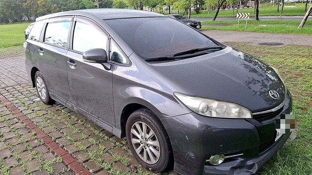 TOYOTA豐田 WISH  第3張相片