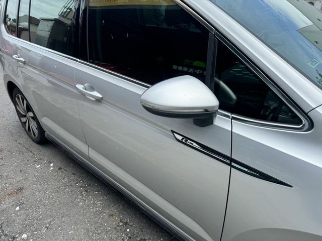 VOLKSWAGEN福斯 TOURAN  第1張相片