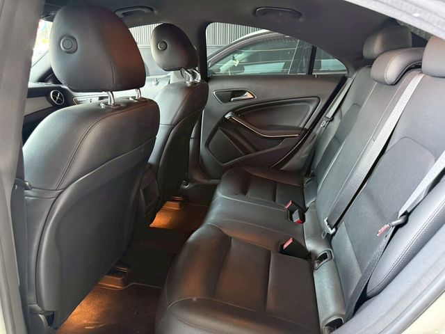 M-BENZ賓士 CLA200  第8張相片