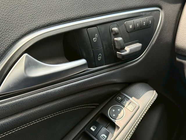 M-BENZ賓士 CLA200  第12張相片