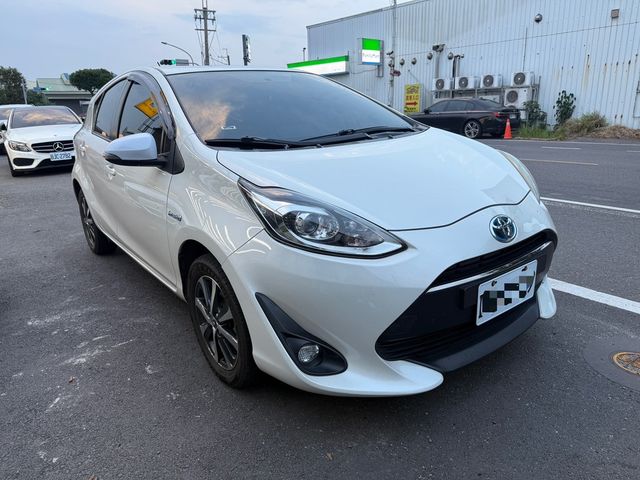 TOYOTA豐田 PRIUS C  第1張相片