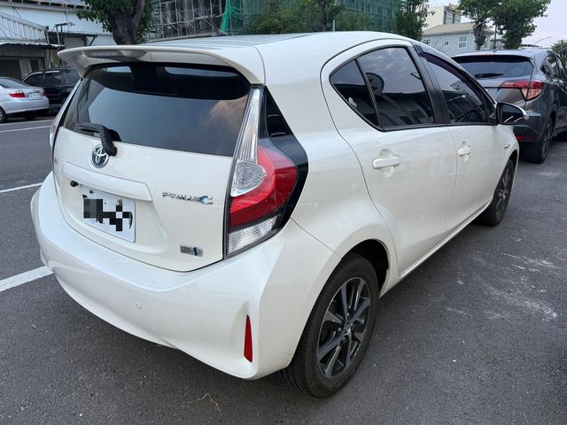 TOYOTA豐田 PRIUS C  第3張相片