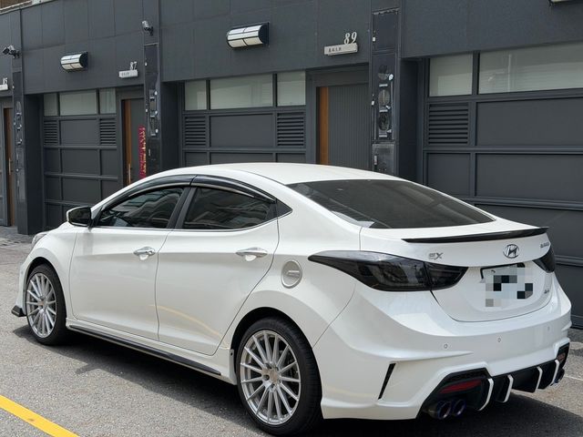 HYUNDAI現代 ELANTRA  第3張相片