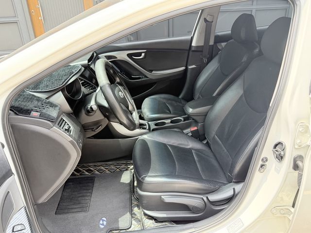 HYUNDAI現代 ELANTRA  第5張相片
