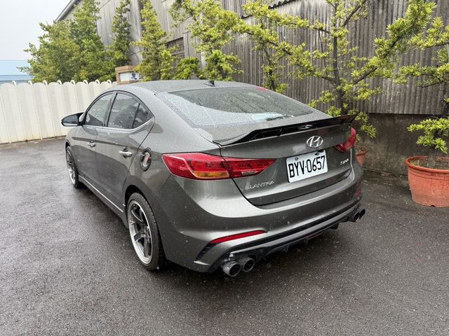 HYUNDAI現代 ELANTRA  第2張相片