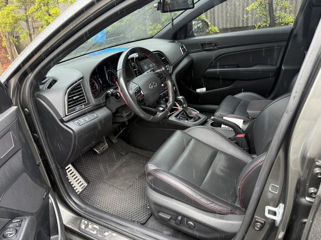 HYUNDAI現代 ELANTRA  第3張相片