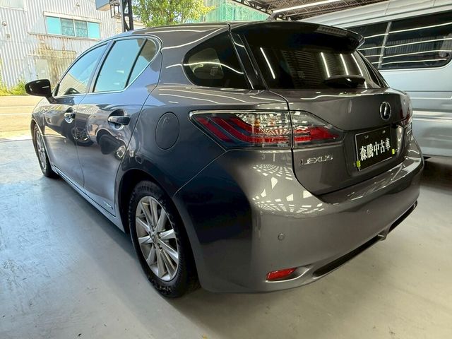 LEXUS凌志 CT200H  第5張相片