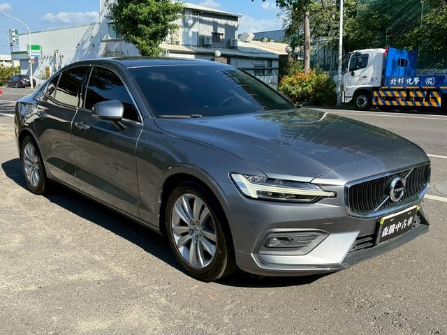 VOLVO富豪 S60  第2張相片