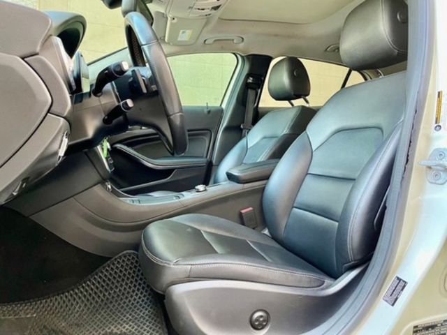 M-BENZ賓士 GLA250  第3張相片