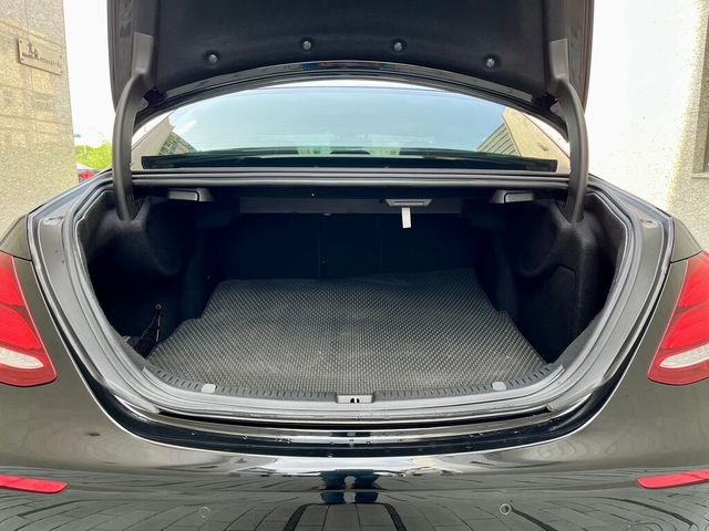 M-BENZ賓士 E220D  第7張相片