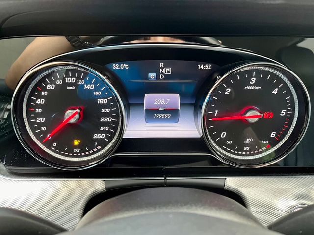 M-BENZ賓士 E220D  第15張相片