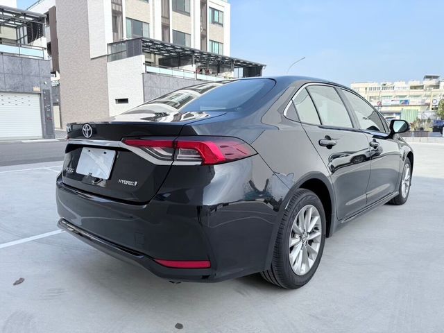TOYOTA豐田 COROLLA ALTIS HYBRID  第3張相片