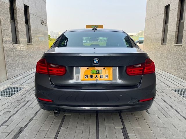 BMW寶馬 318D SEDAN  第3張相片