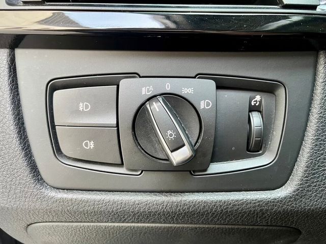 BMW寶馬 318D SEDAN  第8張相片
