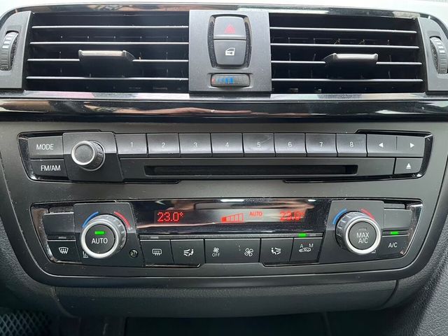 BMW寶馬 318D SEDAN  第10張相片