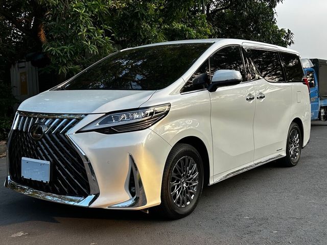 LEXUS凌志 LM300H  第1張相片