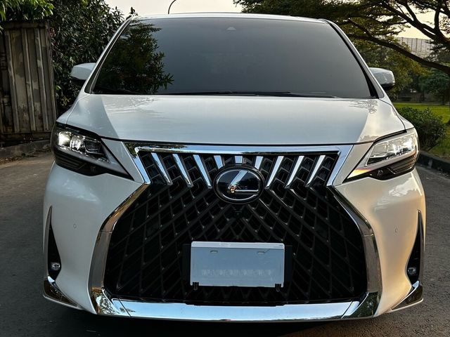 LEXUS凌志 LM300H  第2張相片