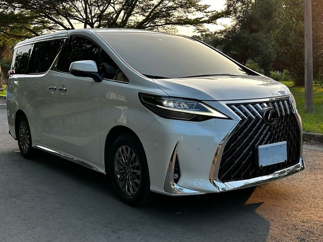 LEXUS凌志 LM300H  第3張相片
