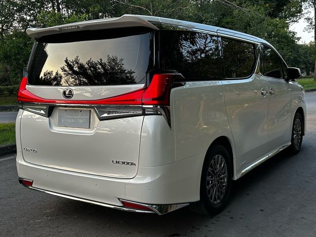 LEXUS凌志 LM300H  第6張相片
