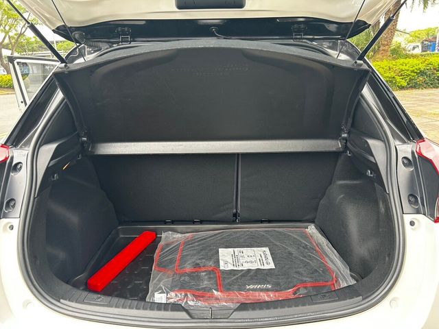 TOYOTA豐田 YARIS CROSSOVE  第20張相片