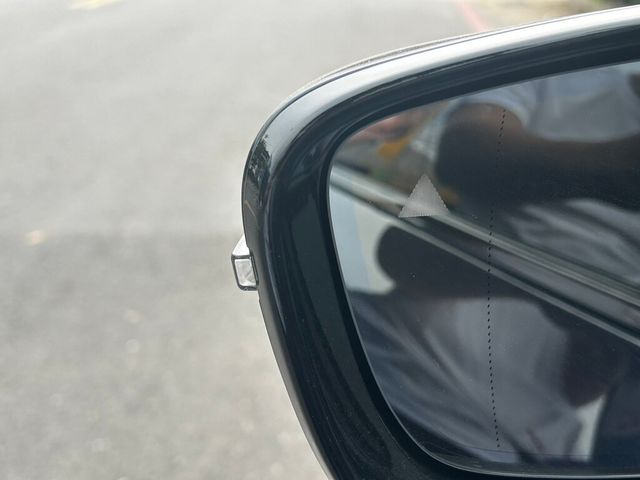 BMW寶馬 530I  第8張相片