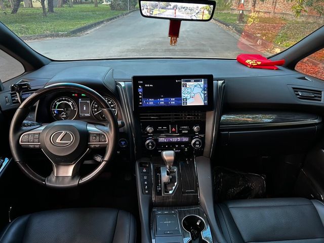 LEXUS凌志 LM300H  第7張相片