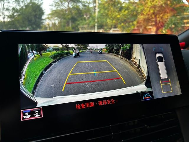 LEXUS凌志 LM300H  第12張相片