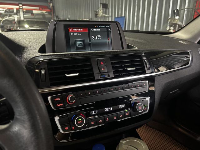 BMW寶馬 118I  第8張相片