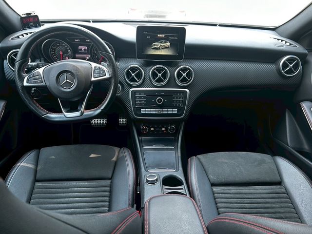 M-BENZ賓士 A180  第7張相片