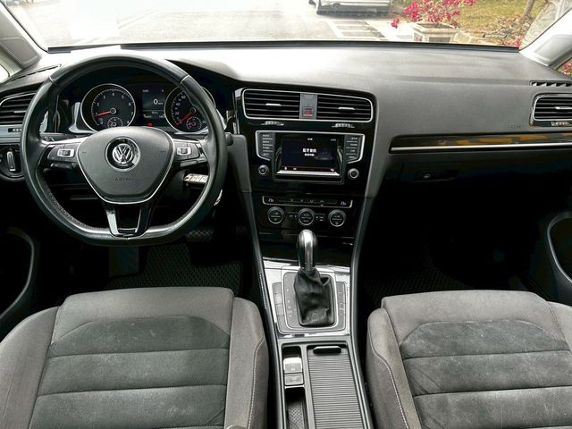 VOLKSWAGEN福斯 GOLF  第6張相片