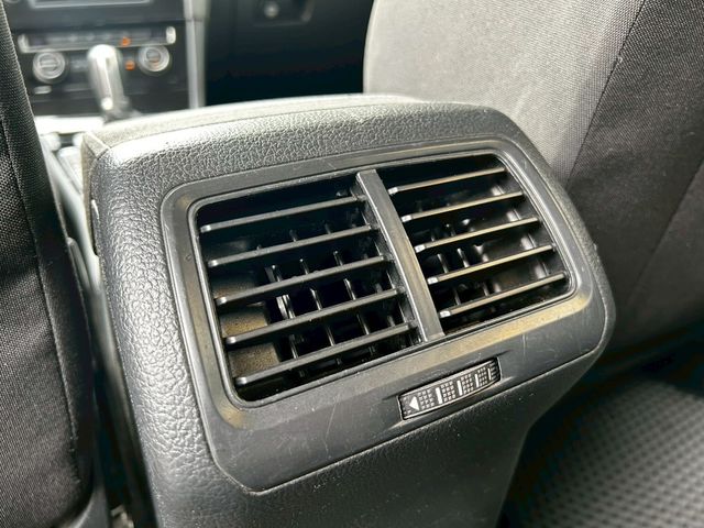 VOLKSWAGEN福斯 GOLF  第18張相片