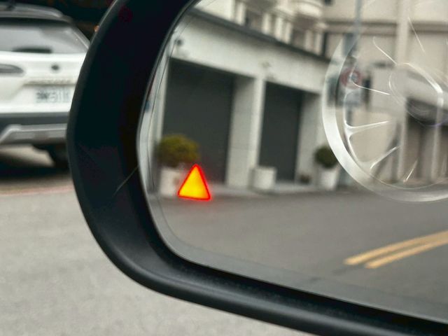 M-BENZ賓士 GLA250  第4張相片