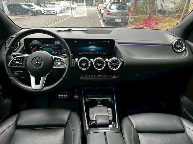 M-BENZ賓士 GLA250  第5張相片