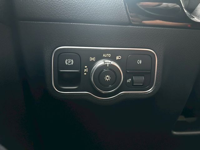 M-BENZ賓士 GLA250  第9張相片