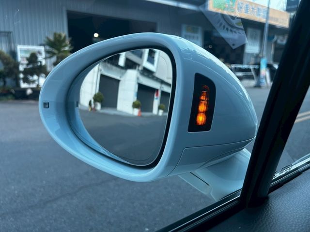 PORSCHE保時捷 MACAN  第5張相片