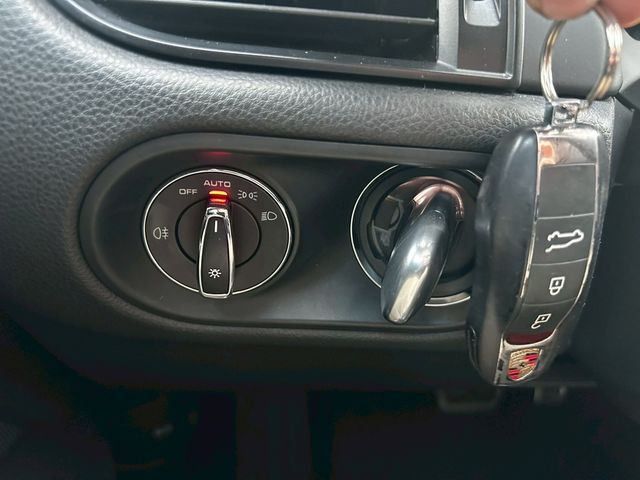 PORSCHE保時捷 MACAN  第9張相片