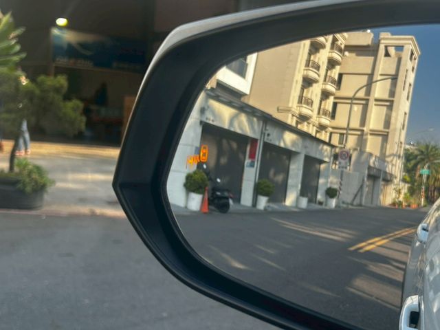 TOYOTA豐田 RAV4  第4張相片