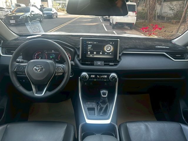 TOYOTA豐田 RAV4  第5張相片