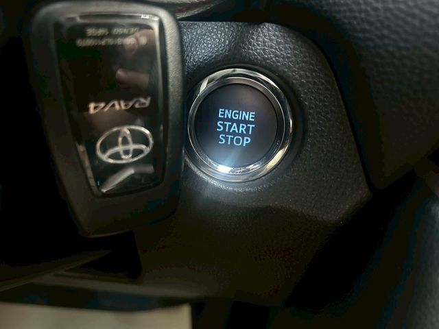 TOYOTA豐田 RAV4  第11張相片