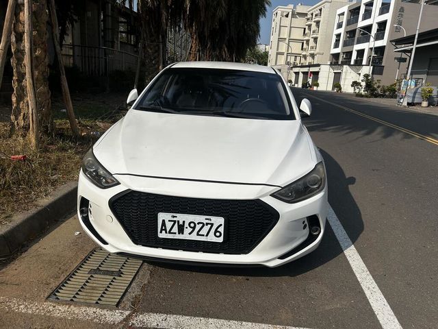 HYUNDAI現代 ELANTRA  第2張相片