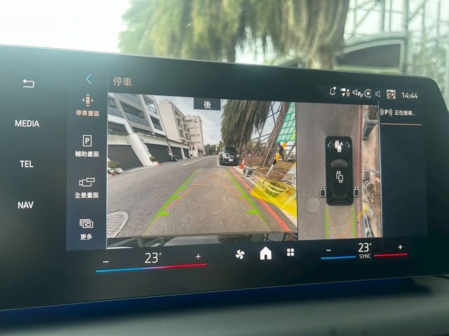 BMW寶馬 120I  第14張相片