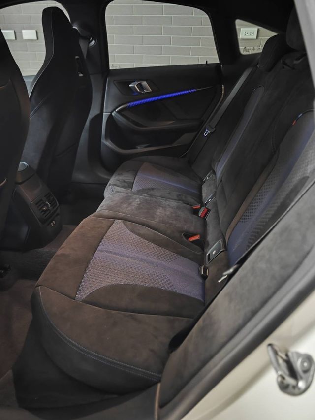 BMW寶馬 218I M SPORT  第7張相片