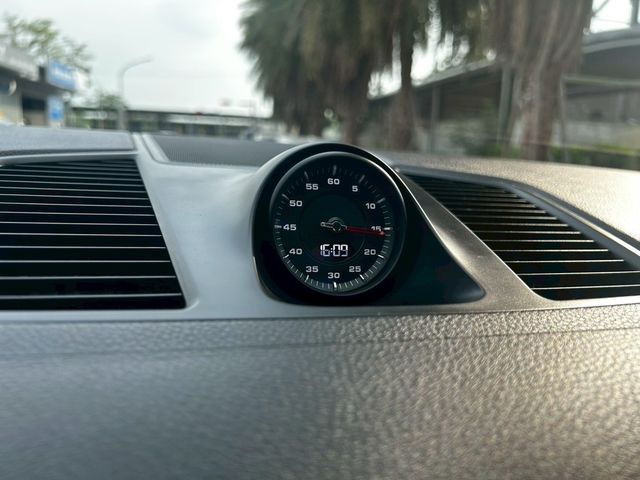 PORSCHE保時捷 CAYENNE  第16張相片